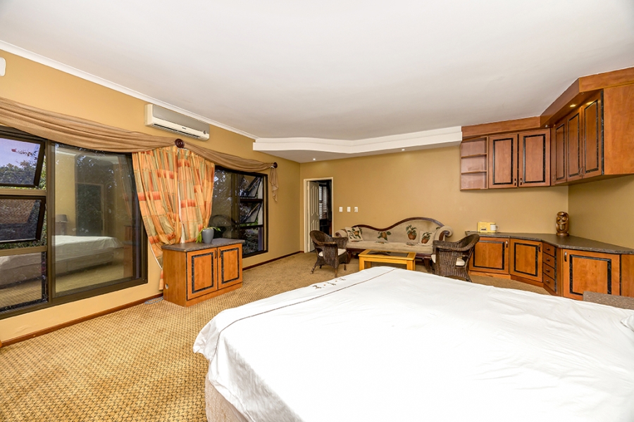 6 Bedroom Property for Sale in Sunset Beach Western Cape